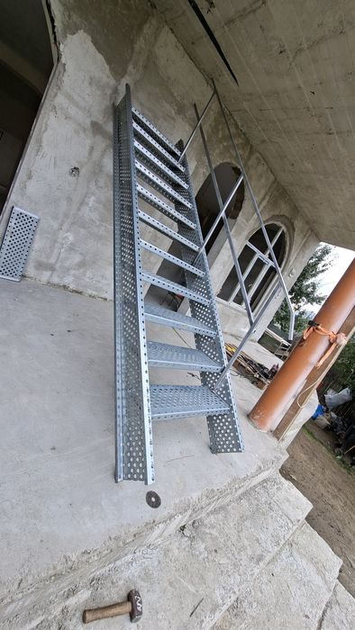 scarii metalice zincate exterioare și pentru incendii 50%