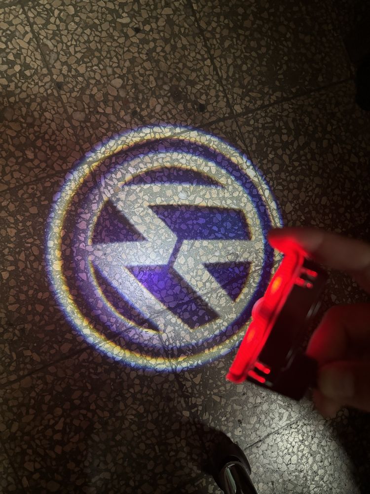 Proiector logo portiera Volkswagen