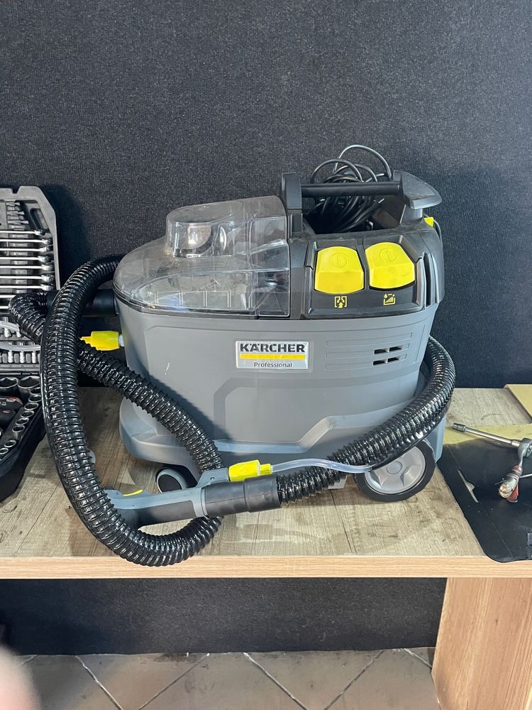 Aparat de curatat Karcher Puzzi 8/1