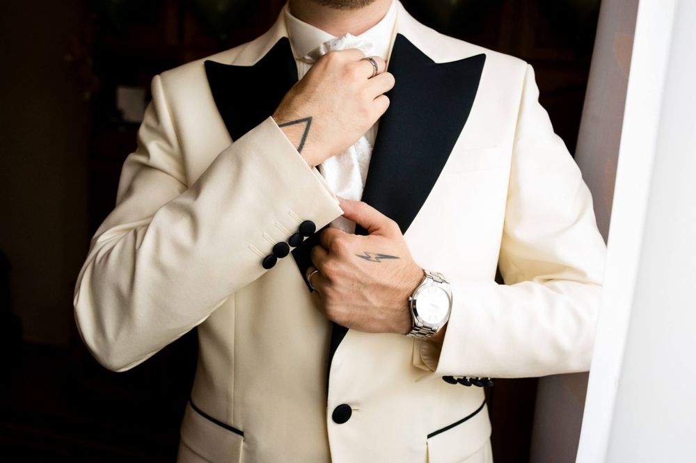 Vand Smoking Ivory / crem de eveniment special sau Mire!