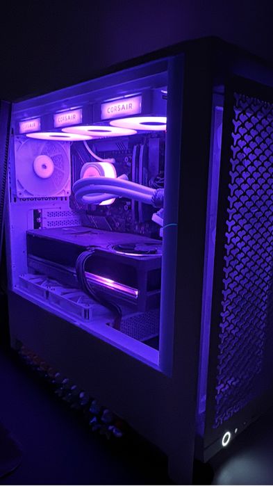 Sistem PC Gaming Ryzen 7 9800X3D, RTX 5080, 64GB Ram, 4TB NVMe