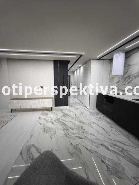 Продава се Двустаен апартамент в Пловдив, Христо Смирненски - 85 кв.м за 1871 €/кв.м - Снимка #8