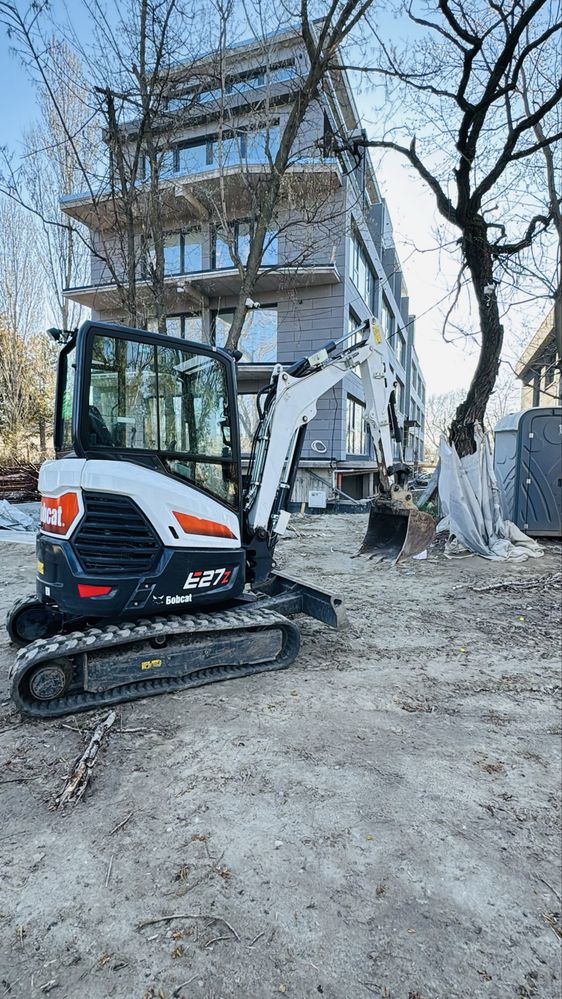 Inchiriez miniexcavator