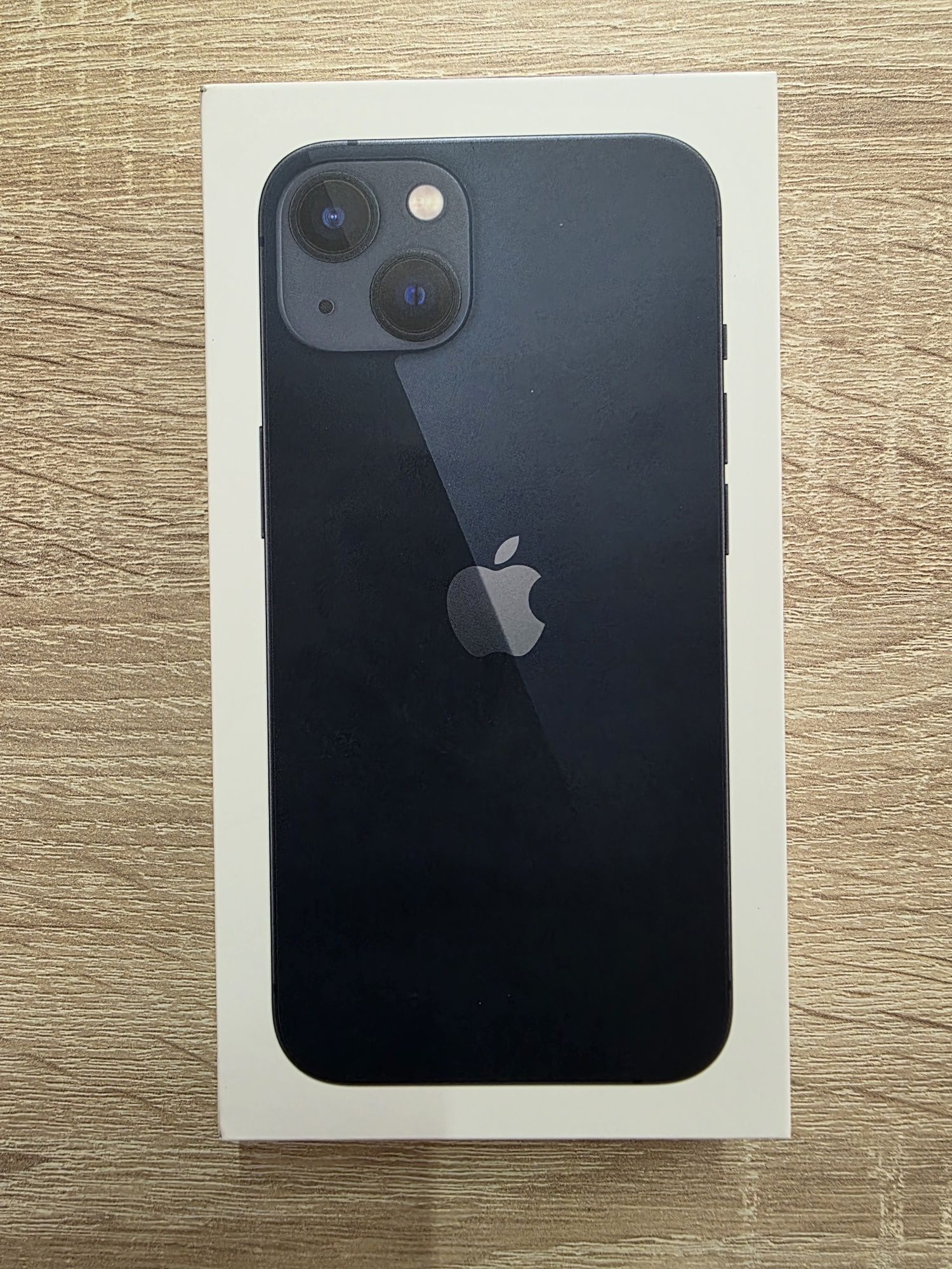 Продам iPhone 13, 128 g запечатанный.