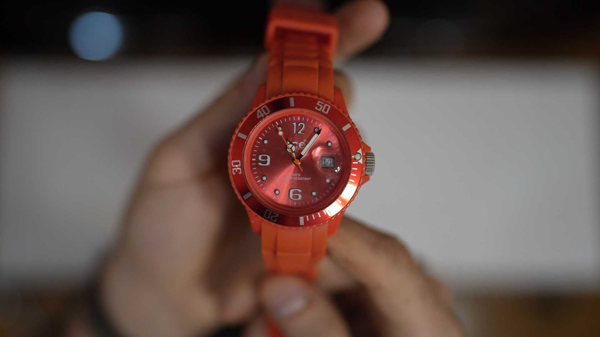 Продаю часы Ice Watch (Красные)