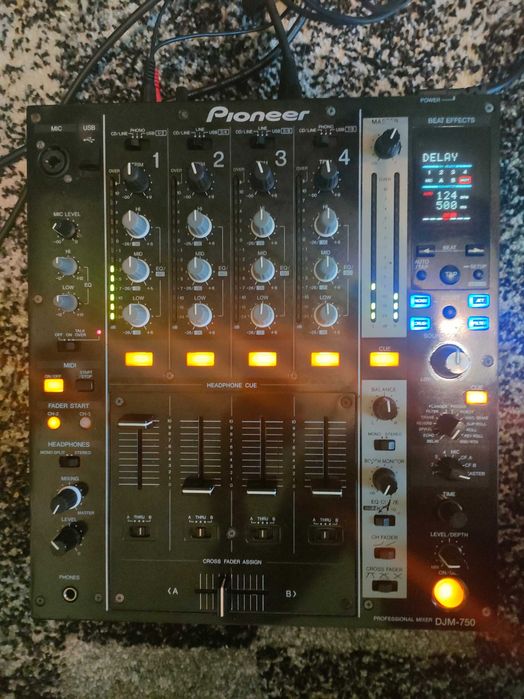 Pioneer djm 750 cu placa sunet