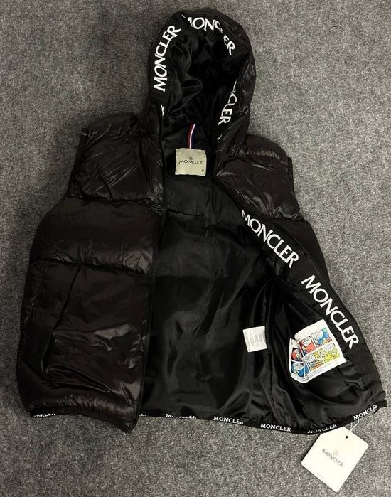 Vesta pentru bărbați