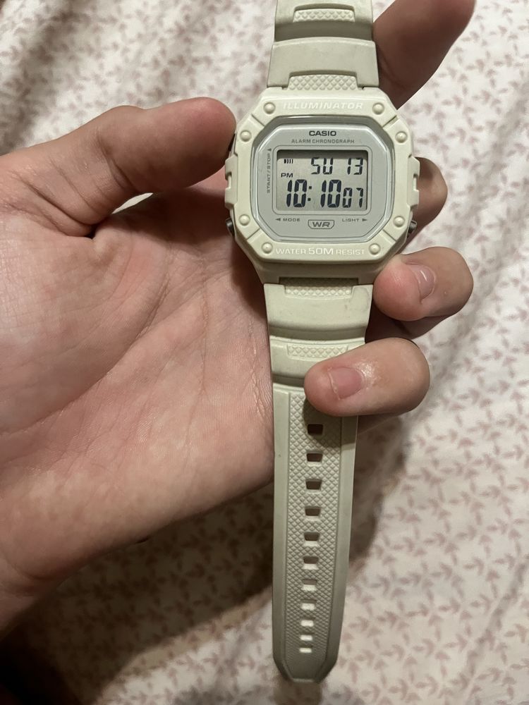 часы casio white