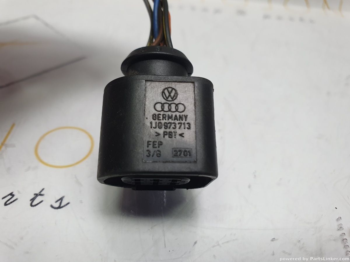 Mufa conector 6 pini VOLKSWAGEN PASSAT (362) [ 2010 - 2014 ] TDI (CFFB) 103KW|140HP OEM 1J0973713 / 1J0 973 713