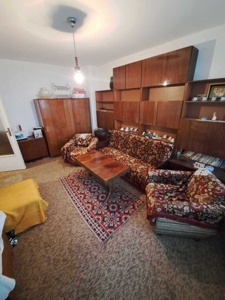 Дава се под наем Двустаен апартамент в Варна, Възраждане 1 - 44 кв.м за 73000 € - Снимка #3