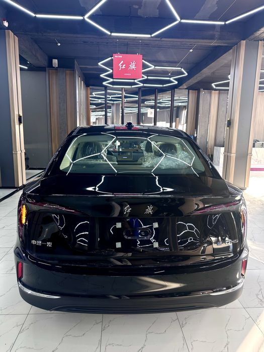 Hongqi E-QM5 Restayling 2026