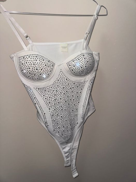 Чисто ново дамско боди с камъни