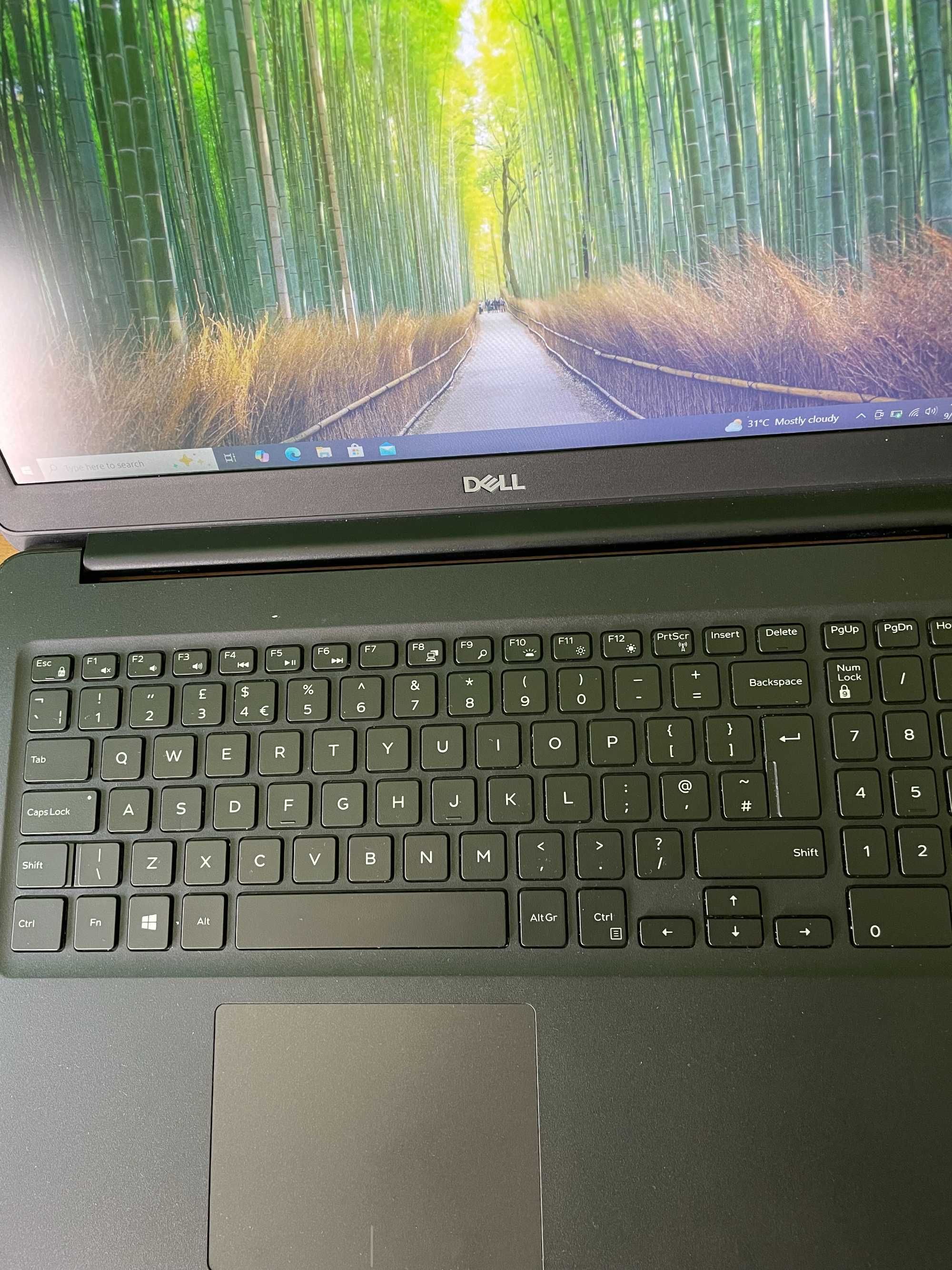 Dell Latitude 3500 - 15.6''FHD, i5-8265u, 8GB RAM, 256GB NVMe PCIe SSD