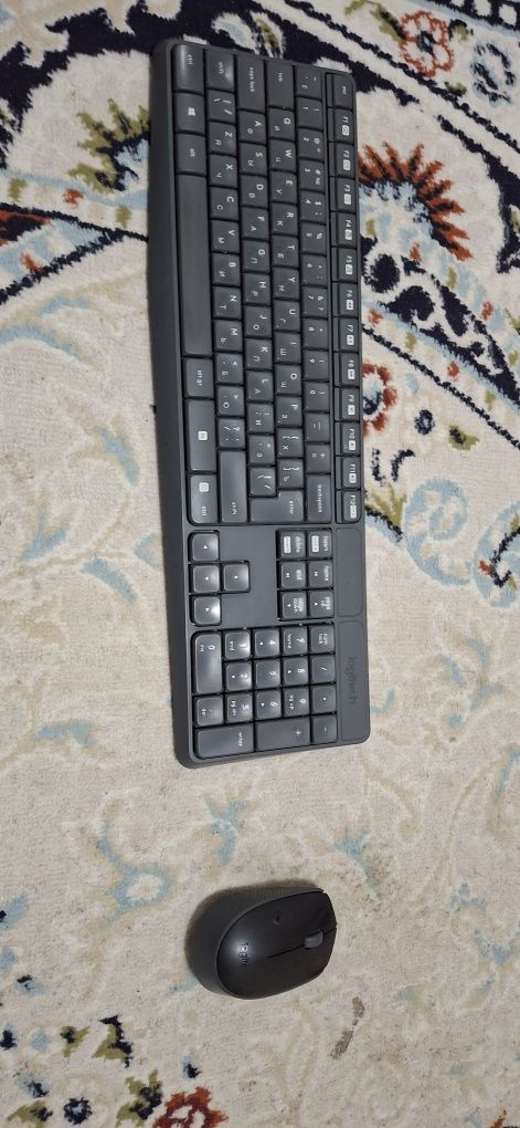 Беспроводная клавиатура и мышь Logitech