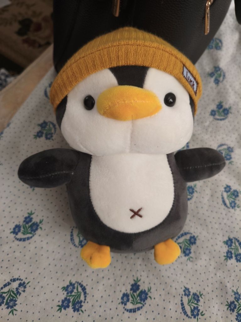 Плюшевая игрушка Пингвина