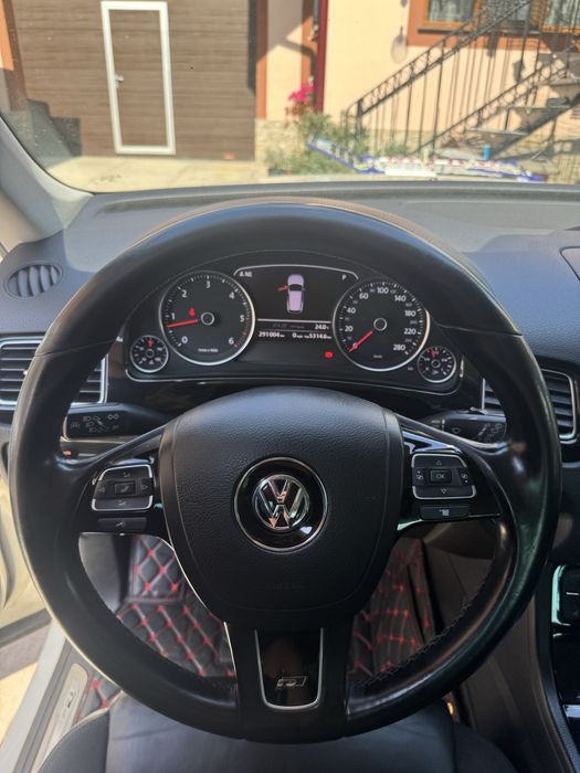 Vw Touareg R-line în stare excelentă atât tehinc cât și estetic!