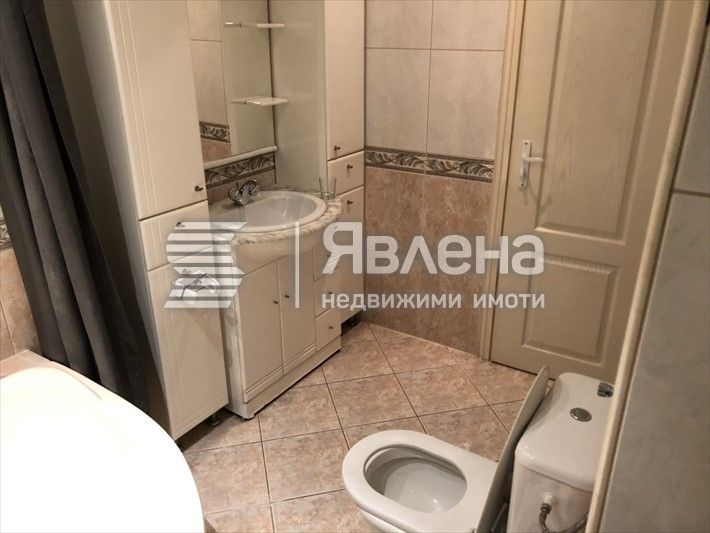 Тристаен луксозен в Центъра