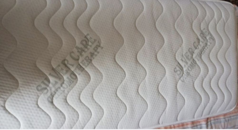 Patut Giraffe Santana -230 lei/Saltea pătuț - Memory Foam - 200 lei