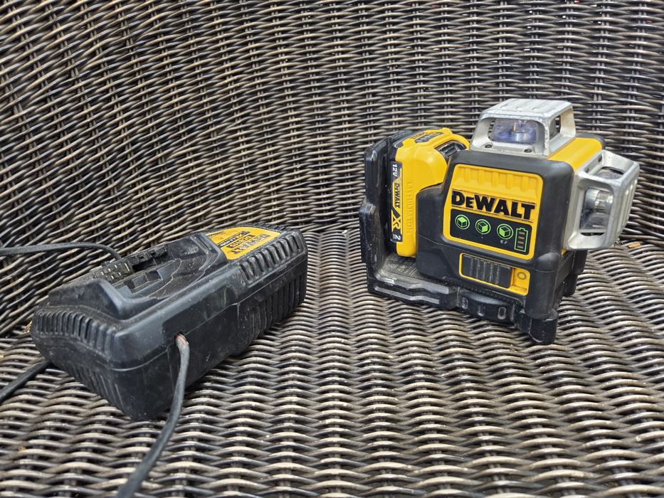 Nivela laser 360 grade DeWalt DC089G 12 linii verzi