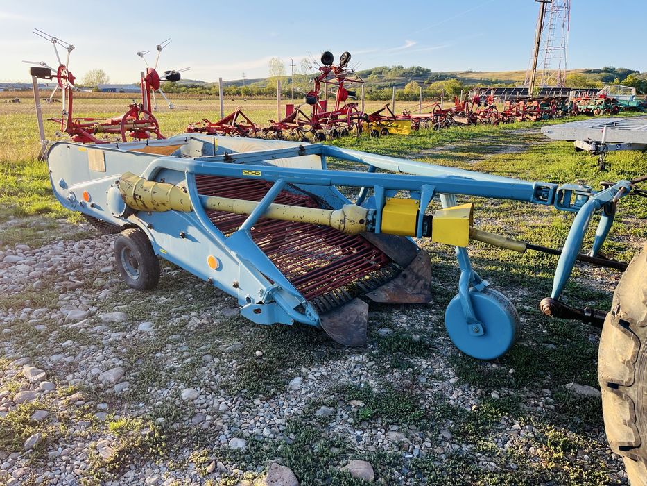 Culegatoare, utilaj de recoltat cartofi, ceapa pe 2 randuri Agromet