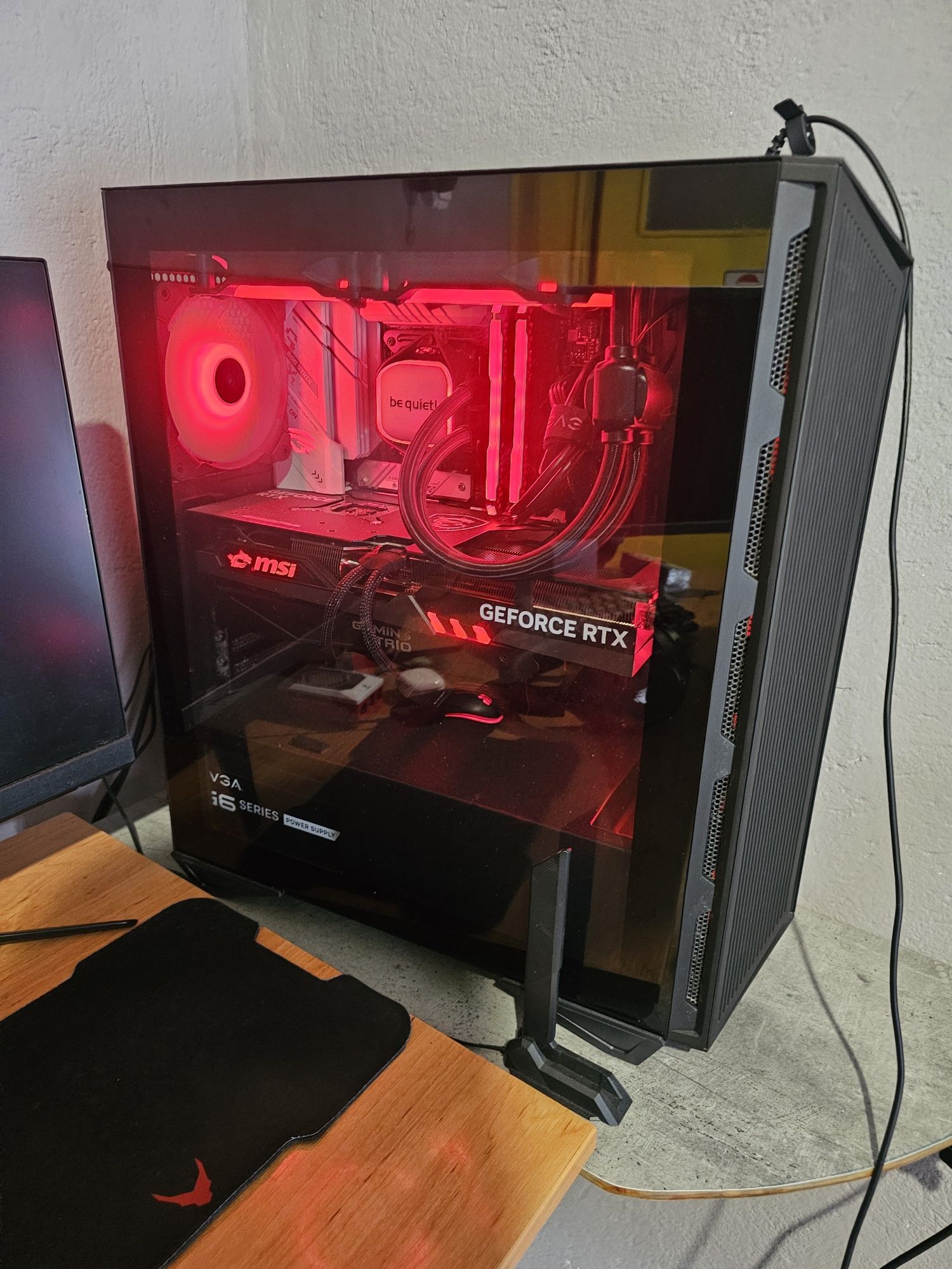 Gaming PC - Гейминг компютър + монитор и клавиатура за повече инфо пиш