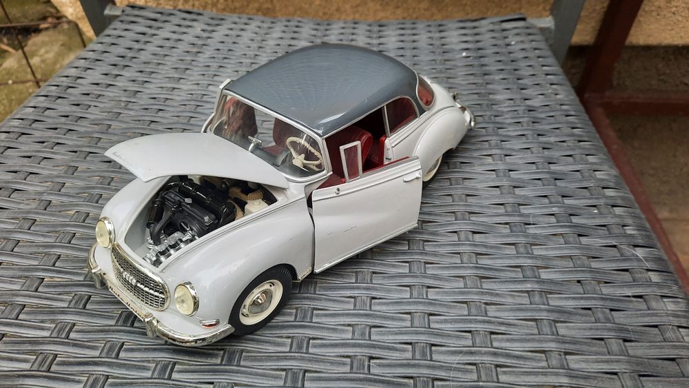 Macheta metalica scara 1/18