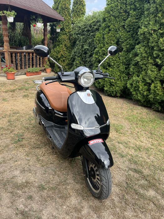 Scuter Explorer Gy6