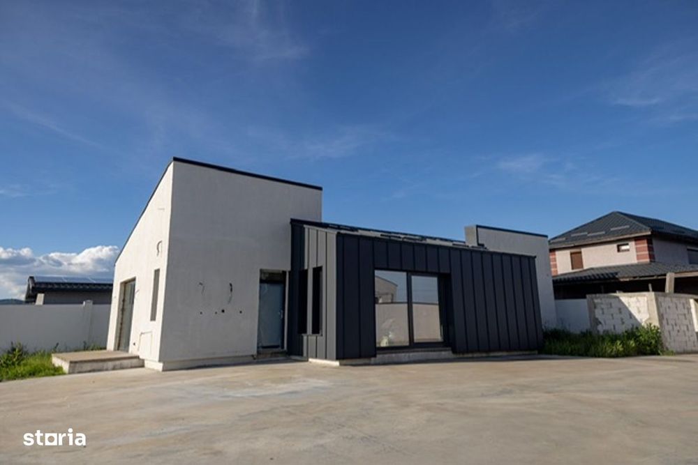 MOCIRA casa pe 1 nivel semifinisata 130mp utili cu teren 5.5ari!