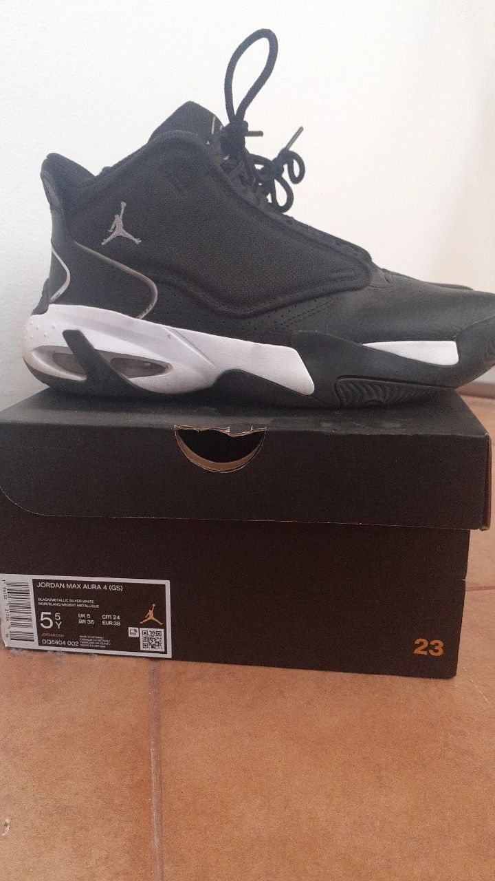Jordan Max Aura 4