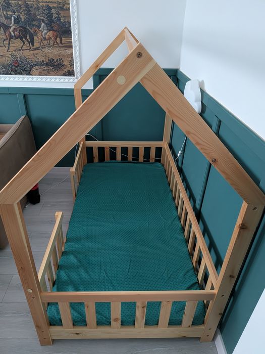 Pat Montessori copii 80x160 cu balustrada si cadru, pin + Saltea spuma
