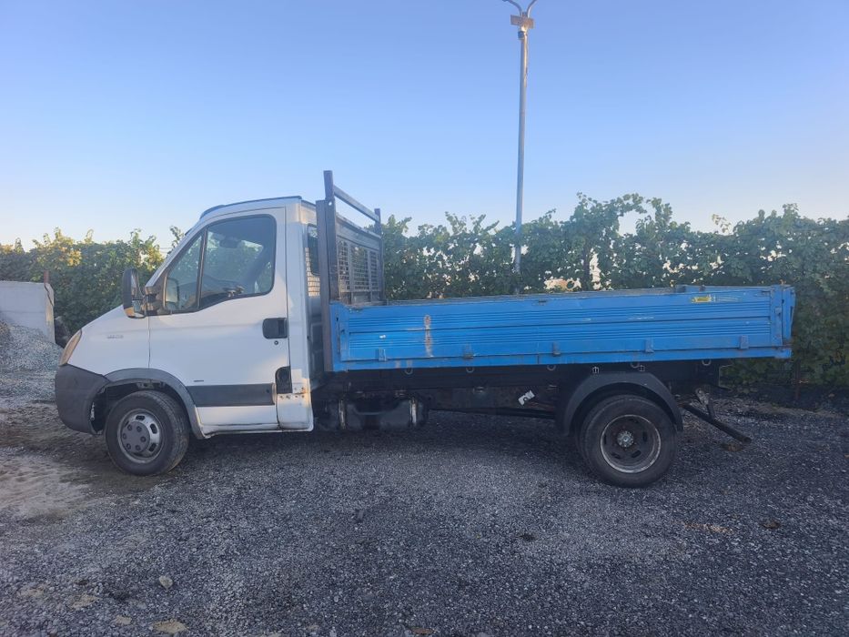 Iveco 35c15 basculabila motor3.0 cu 150 cai bascula se conduce cu b