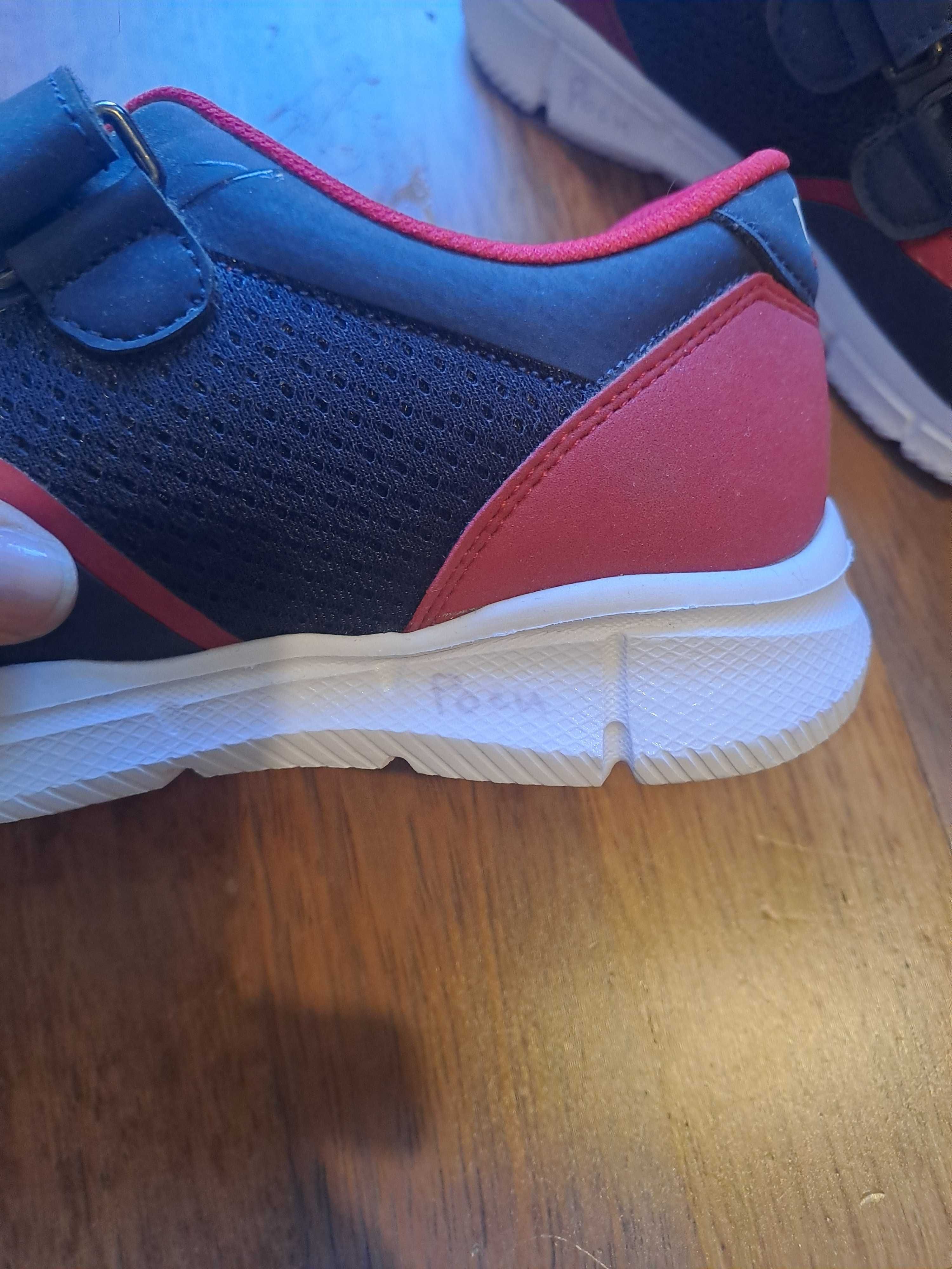 Маркови маратонки на US Polo ASSN номера 32 и 33