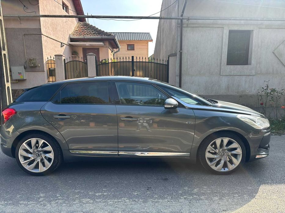 Citroen DS5 HYBRID4 • 200 CP • 4x4 electric