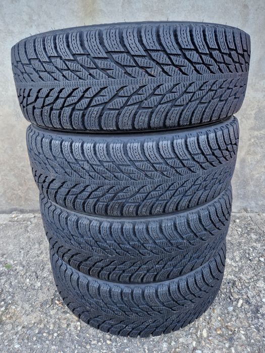 4anvelope iarna 215 65 17 Nokian-Relativ Noi