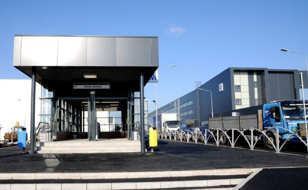 Vand  Teren Intravilan COM BERCENI Zona foarte bine dezvoltata