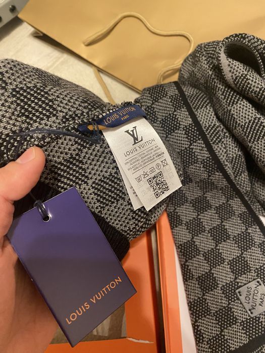 Set Fular+Caciula Louis Vuitton gri