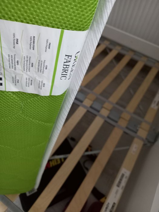 Pat dormitor cu somiera si saltea 140×200