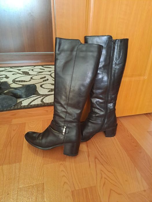 Продам итальянские сапоги из натуральной кожи