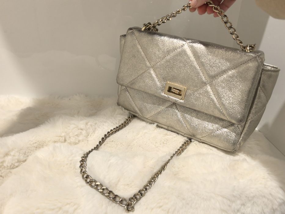 Дамска чанта златиста естествена кожа