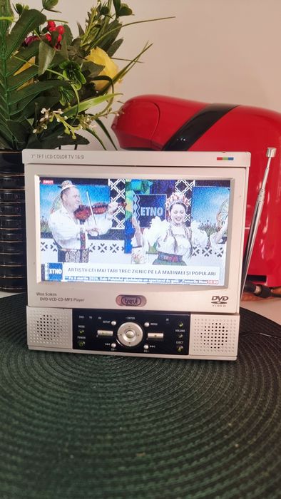 Tv  video mp3 Trevi , 7 inch , la 12v ,perfect  !