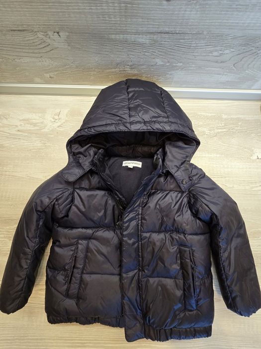 Оригинално яке Emporio Armani 
Размер 92 за момче
Ново слага