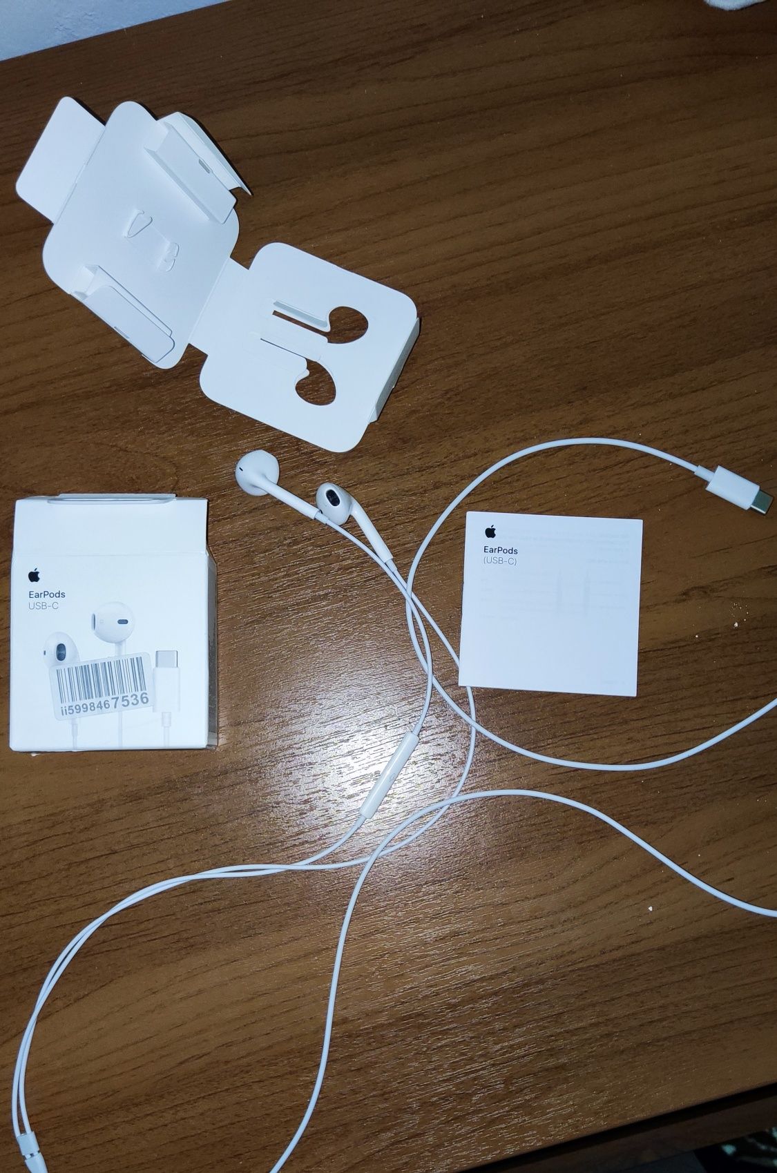 Apple Earpods только в руки