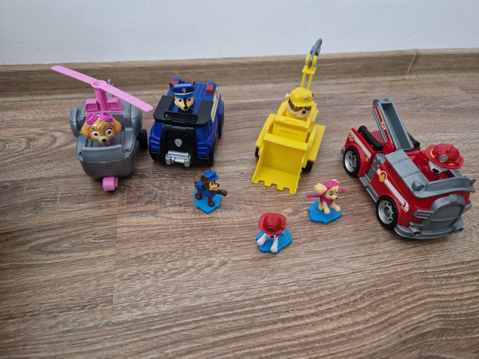 Pow patrol set cu mașinuțe si figurine
