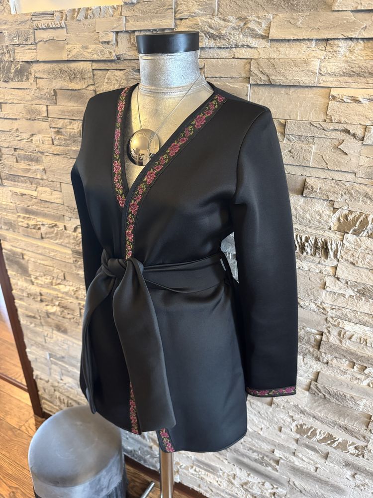 Trenci superb cu broderie Misstio Boutique