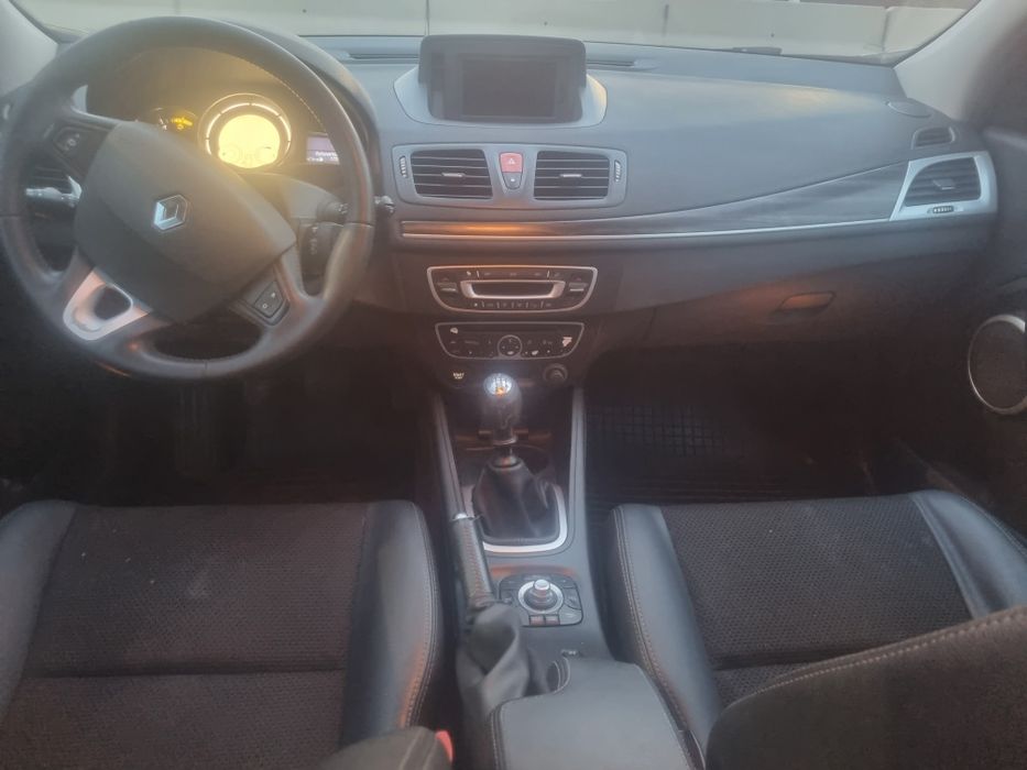 Cotieră față renault megane 3  2011