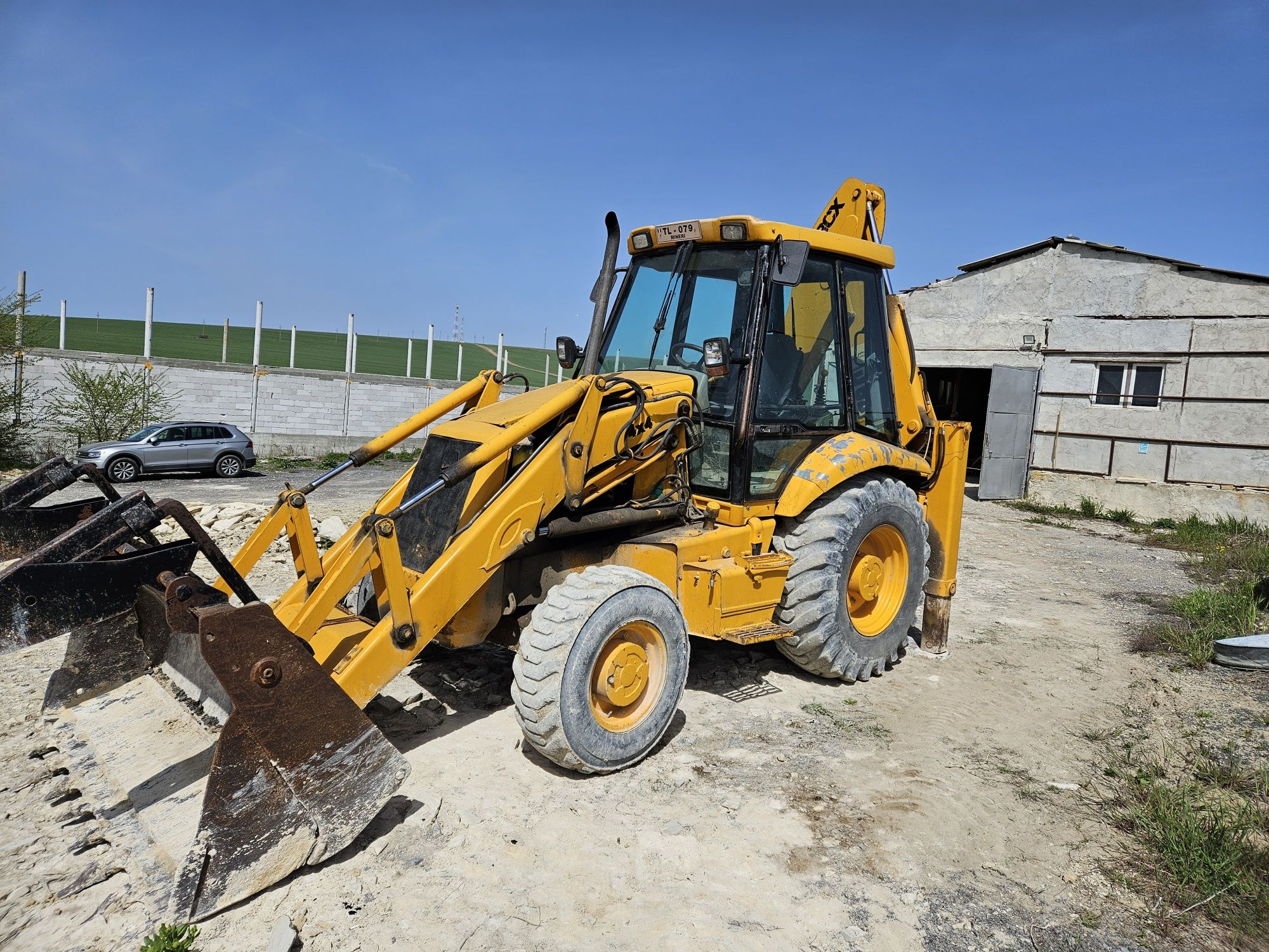 Vand Buldoexcavator JCB 3CX,an de fabricație 2002