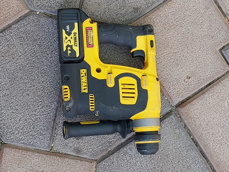 Rotopercutor DEWALT DCH  253  ca și nou