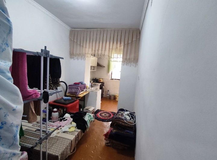 Srocha 3 xonalik Kvartir 
 KVARTIRA SOTILADI 
 3 XONALI – keng va shin