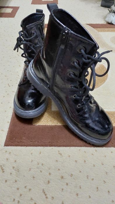 Ghete negre lucioase nr 41