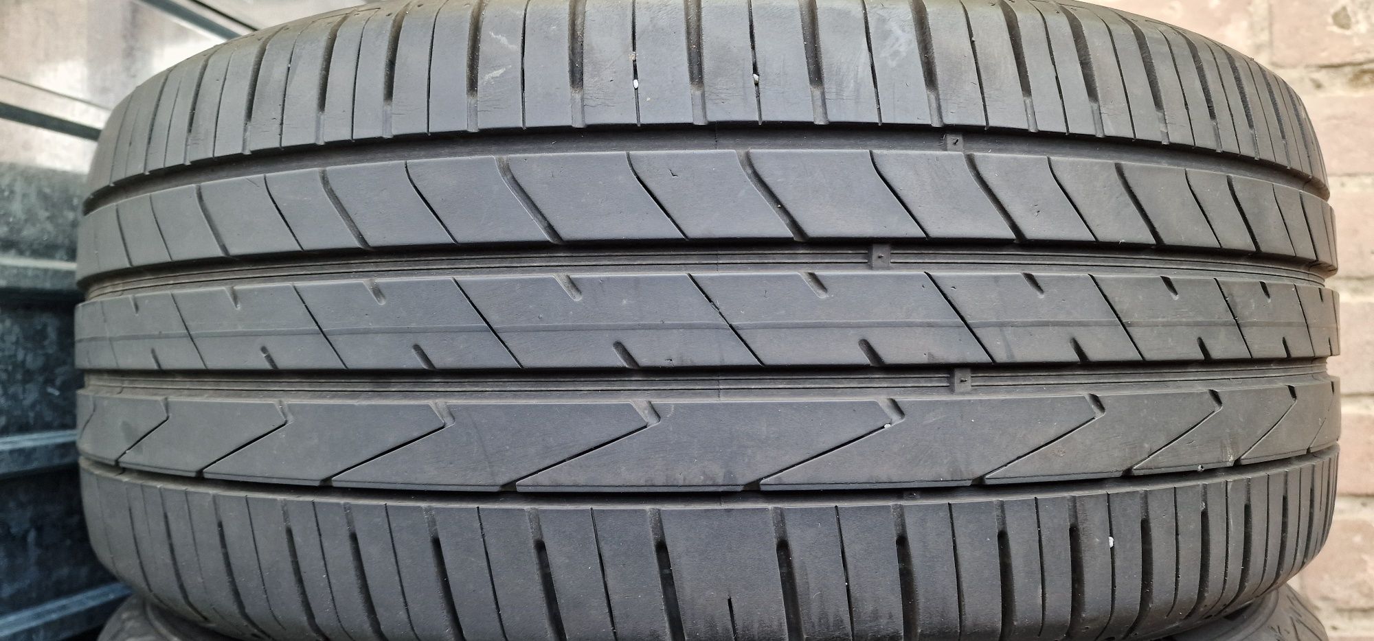 245/45 R19 - 2 anvelope - Hankook - de vara - 6mm+